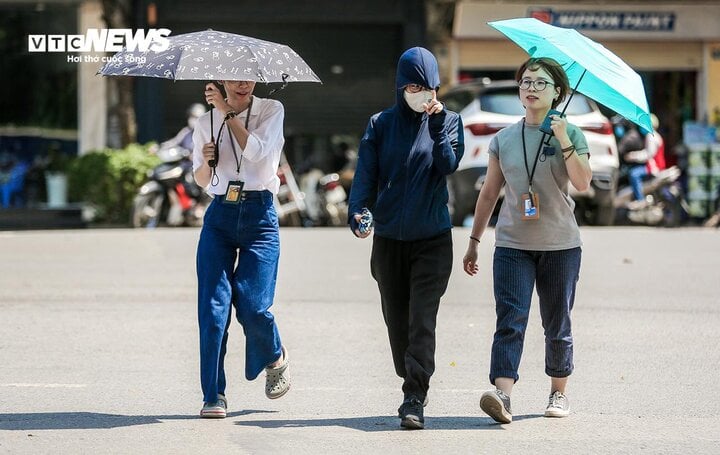 Dù đã lập thu nhưng miền Bắc vẫn nắng rát. (Ảnh minh hoạ: Ngô Nhung)