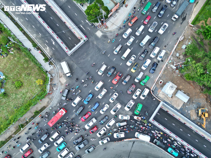 Dự án đường nối Trần Quốc Hoàn - Cộng Hòa kết nối trực tiếp với Nhà ga T3 sân bay Tân Sơn Nhất. (Ảnh: Lương Ý)