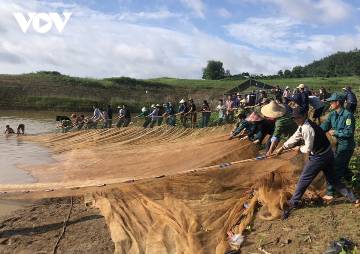 Các lực lượng tìm kiếm từ chiều 10/8 đến trưa 11/8 mới tìm đủ thi thể 3 nạn nhân