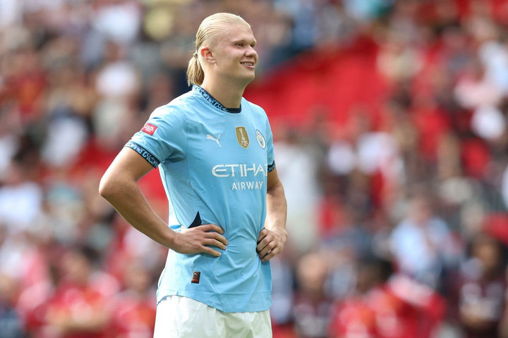 Haaland bật cười đáp trả.