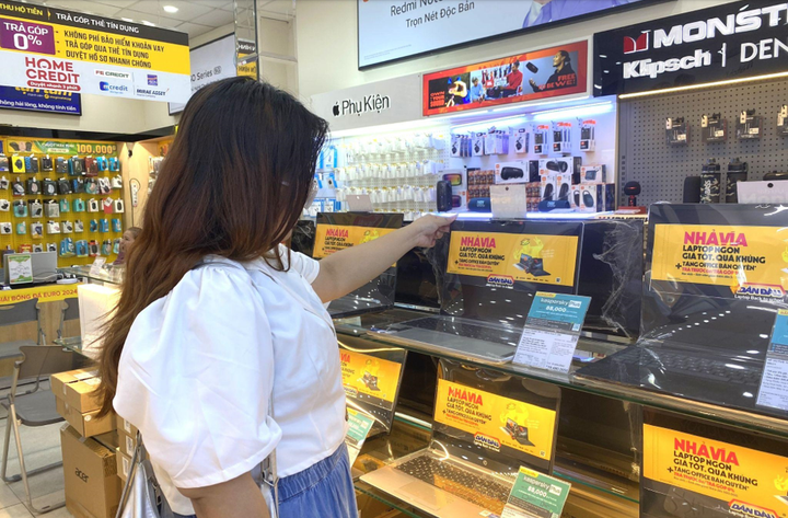 Khi mua laptop Lenovo tại Thế Giới Di Động, khách hàng vừa có nhiều lựa chọn vừa tiết kiệm được một khoản tiền không nhỏ.