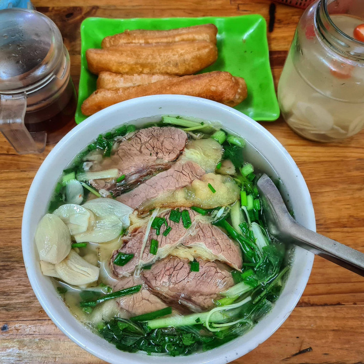 Phở Hương Hậu là điểm đến ưa thích của khách thích thịt gầu. (Ảnh: Phở Hương Hậu)