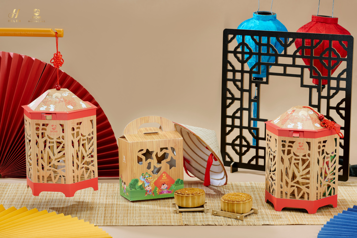 Hộp bánh của Momi Mooncake có thiết kế lồng đèn bắt mắt, mới lạ.