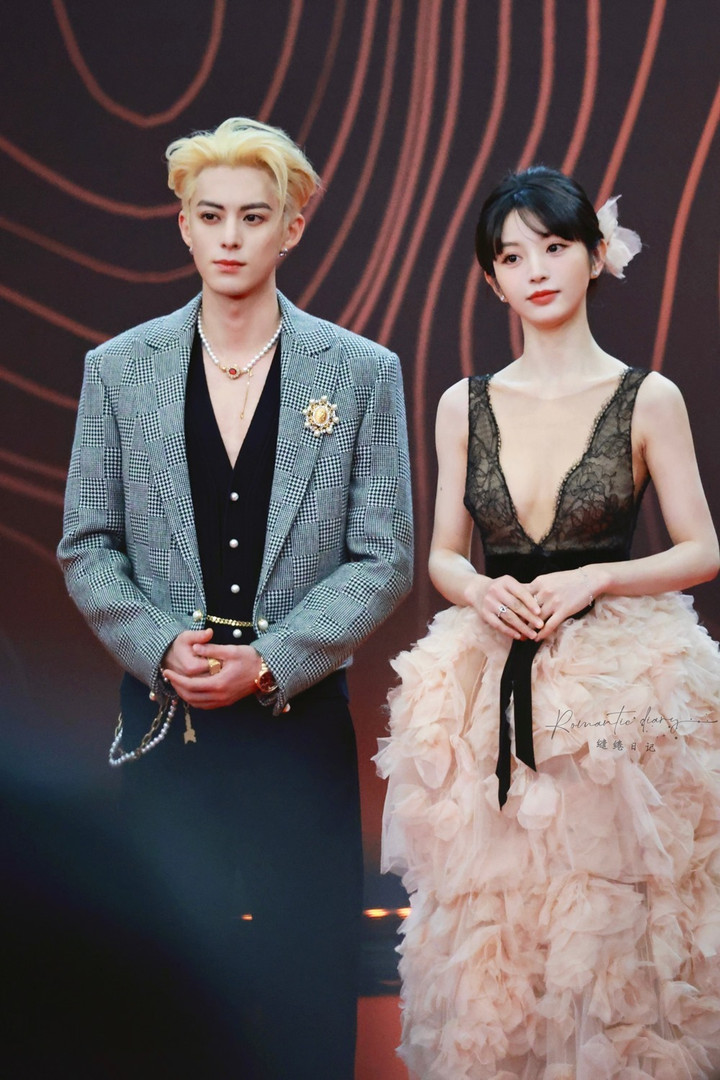 Vương Hạc Đệ và Điền Hi Vi được mong chờ sẽ làm nên chuyện với “Đại Phụng đả canh nhân”.