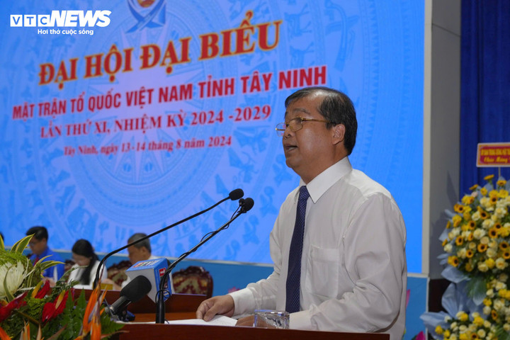 Ông Võ Đức Trong, Chủ tịch Ủy ban MTTQ Việt Nam tỉnh Tây Ninh phát biểu tại Đại hội.