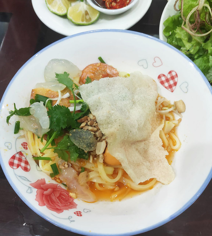 Mỳ Quảng Bà Lữ phù hợp với gu thưởng thức của người Đà Nẵng. (Ảnh: Rosy Le)