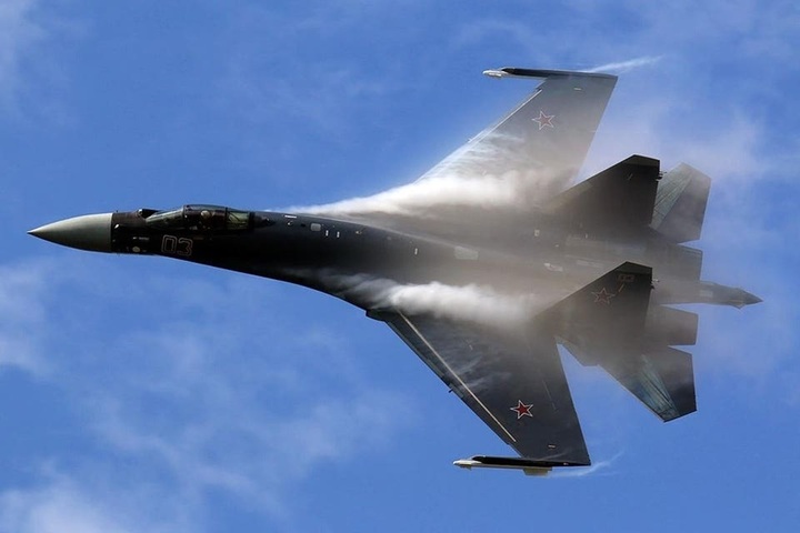Chiến đấu cơ Su-35.