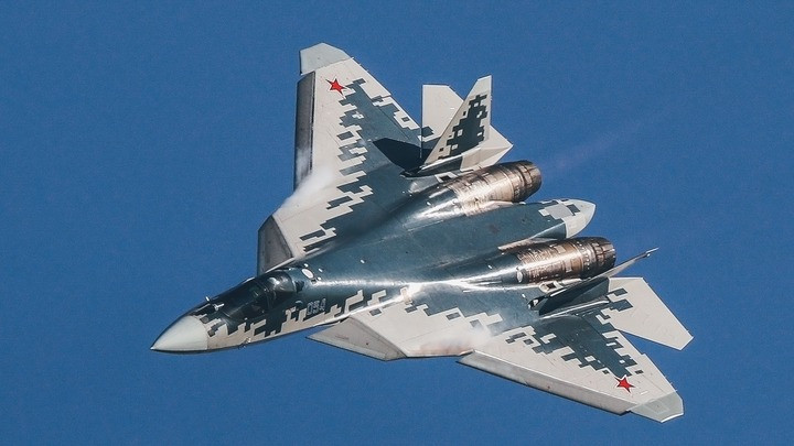 Chiến đấu cơ Su-57.