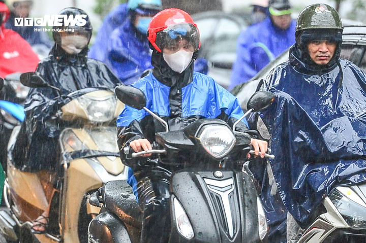 Ngày mai 16/8, miền Bắc tiếp diễn mưa dông ở nhiều nơi. (Ảnh minh hoạ: Đắc Huy)