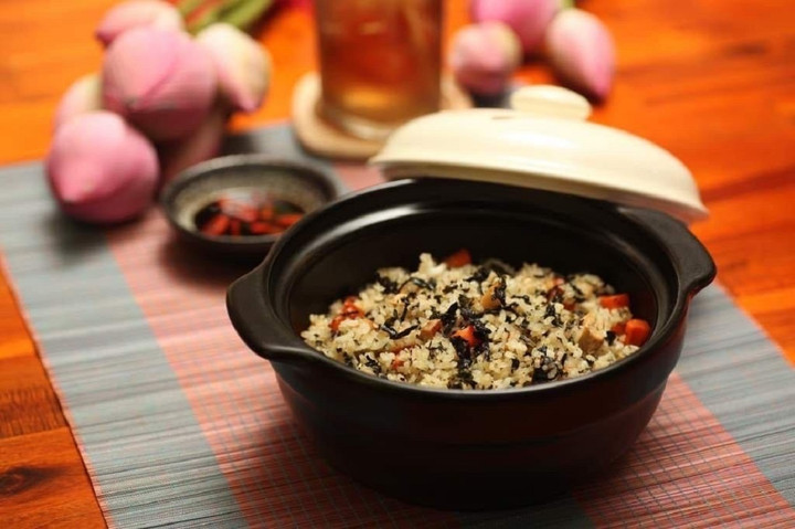 Cơm xù xì tại Hoan Hỷ.