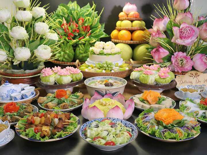 Mâm cỗ chay cúng lễ Vu lan. (Ảnh: Vũ Thu Hương)