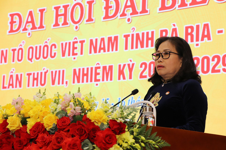 Bà Nguyễn Thị Yến phát biểu tại đại hội. (Ảnh: Diễm Quỳnh)