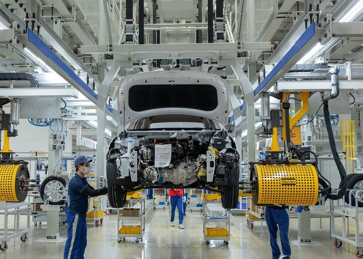 Chính phủ đồng ý giảm 50% phí trước bạ với ô tô sản xuất trong nước. (Ảnh minh họa: Vietnamnet)