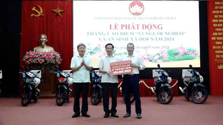 Tháng cao điểm vì người nghèo.