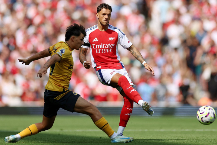 Arsenal chiếm ưu thế trong những phút đầu. (Ảnh: Reuters)