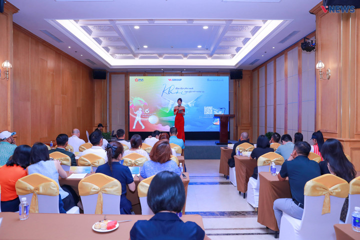 Lễ ra mắt các sản phẩm bảo hiểm golf.