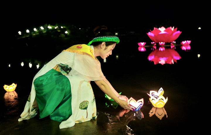 Họ mong rằng có thể báo hiếu những vất vả, nhọc nhằn cha mẹ đã hy sinh.