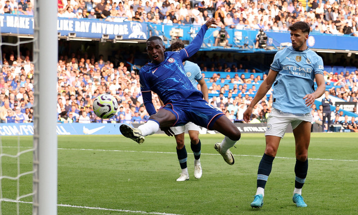 Jackson bỏ lỡ cơ hội tốt nhất của Chelsea. (Ảnh: Reuters)
