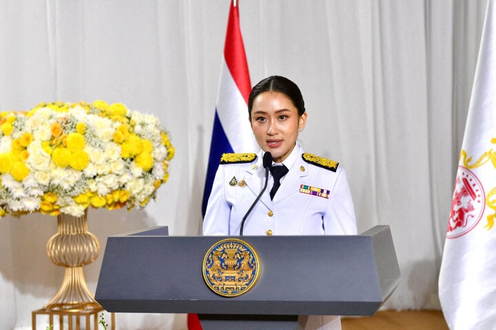 Bà Paetongtarn Shinawatra phát biểu sau khi nhận sắc phong của Quốc vương Thái Lan Maha Vajiralongkorn phê chuẩn trở thành Thủ tướng Thái Lan. (Ảnh: Reuters)