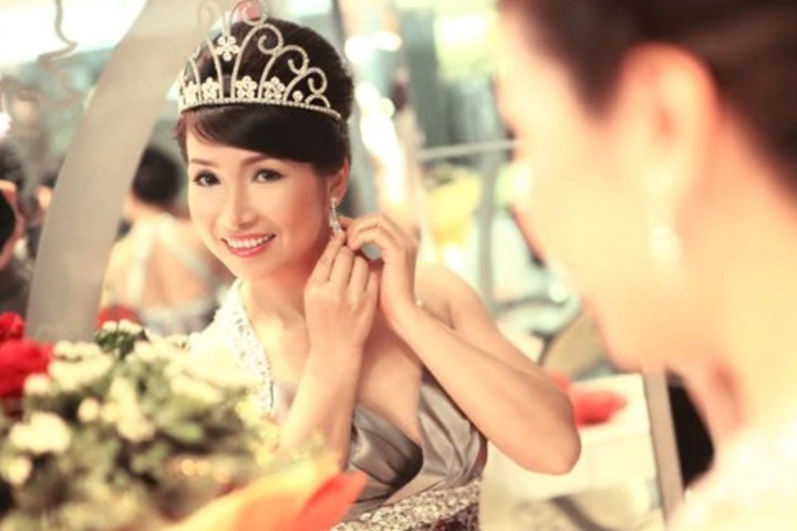 Quiz: Hoa hậu Việt Nam đầu tiên nhận được giải thưởng gì trong đêm đăng quang? - 2