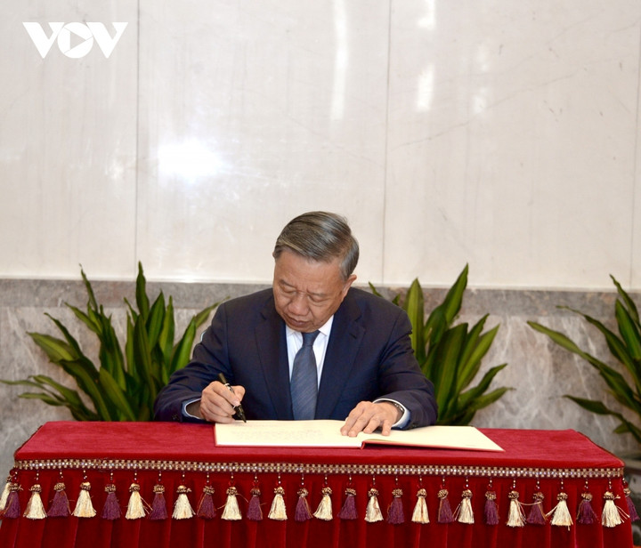 Tổng Bí thư, Chủ tịch nước Tô Lâm thăm Nhà tưởng niệm Mao Trạch Đông - 8