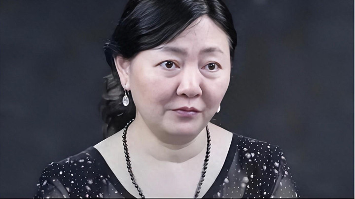 Sau khi ly dị, bà Hiểu Quyên sống cùng hai con trai. (Ảnh: Toutitao)