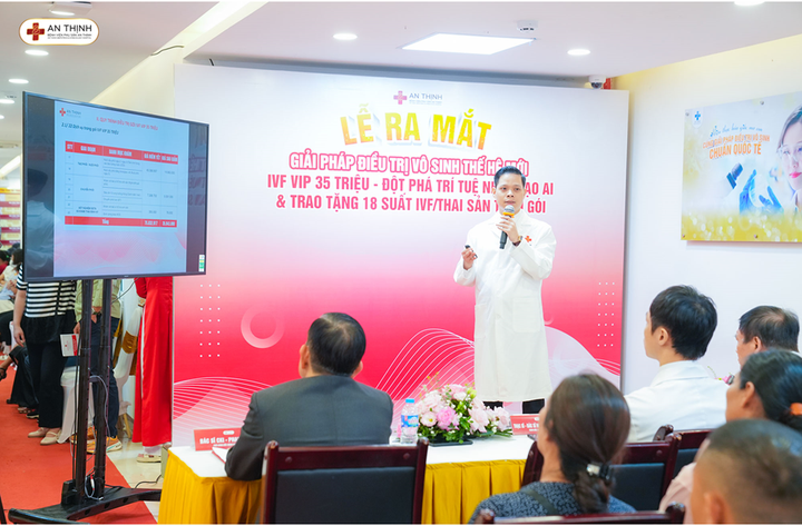 Ths. BS Lê Trọng Tuấn – Giám đốc Trung tâm Hỗ trợ sinh sản Bệnh viện An Thịnh - thuyết trình về gói IVF VIP 35 triệu.