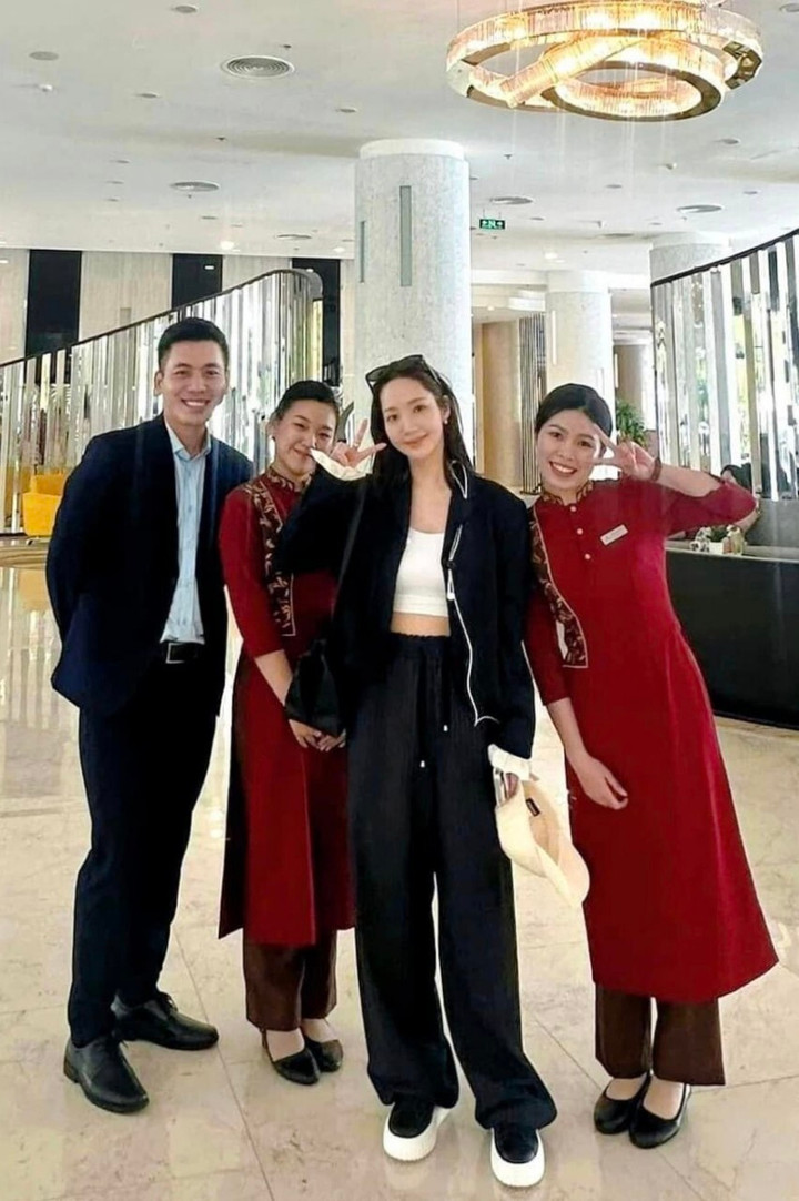 Diễn viên Hàn Quốc nổi tiếng Park Min Young ghé thăm Nha Trang cùng đoàn làm phim tháng 3 vừa qua.