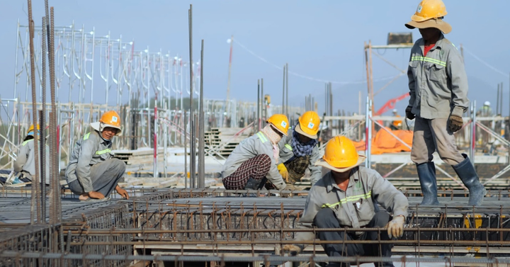 Thi công shophouse tại Dự án Khu đô thị Bắc Hà Thanh.