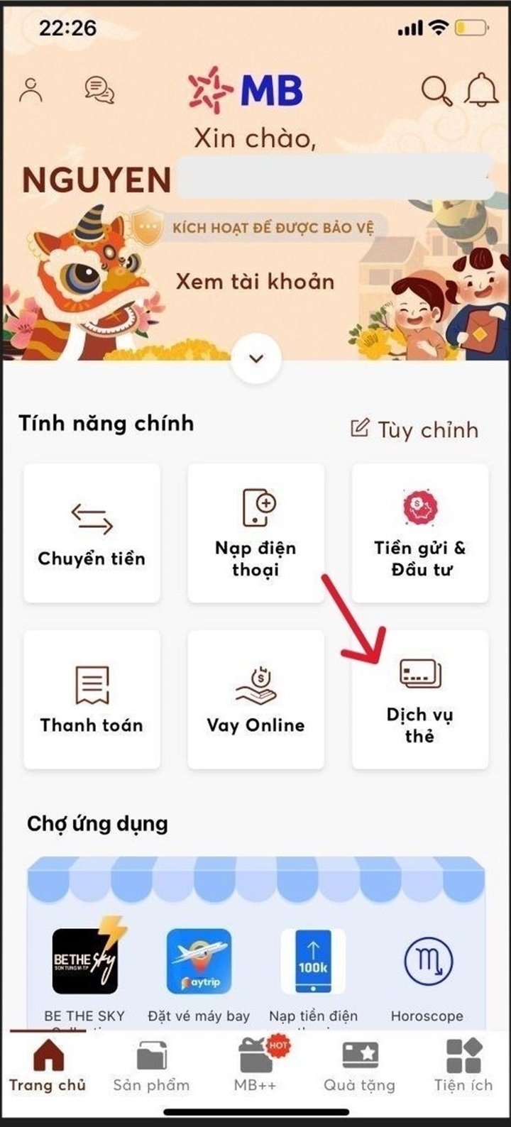 Khách hàng đăng nhập vào ứng dụng MB Bank và chọn "Dịch vụ thẻ". (Ảnh: Thegioididong)