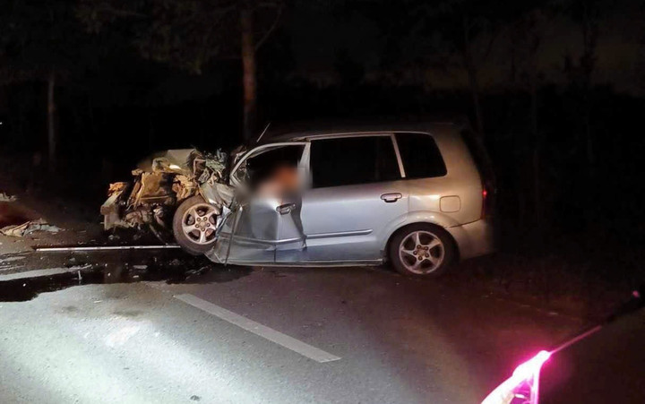 Hiện trường vụ tai nạn khiến tài xế tử vong tại chỗ.