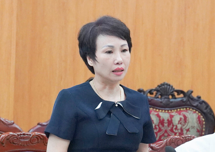 Đại diện tỉnh Hà Giang góp ý vào dự thảo Chương trình Qua những miền di sản Việt Bắc lần thứ XV Bắc Kạn 2024. (Ảnh: baobackan.vn)