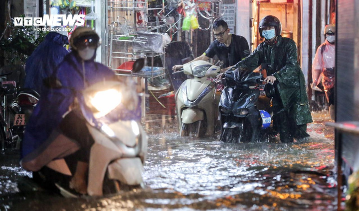 Từ chiều tối 23/8 đến sáng 25/8, Hà Nội và các tỉnh, thành Đông Bắc Bộ mưa vừa, mưa to và dông. (Ảnh minh họa: Ngô Nhung)