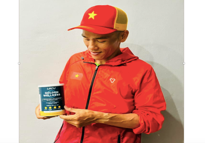 VĐV Marathon Nguyễn Văn Long cùng Thực phẩm bổ sung LAZU Golden Wellness, giải pháp giúp anh phục hồi và chăm sóc sức khỏe.