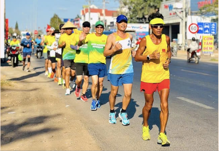 Dinh dưỡng quan trọng thế nào cho người tập luyện thể thao? - 1