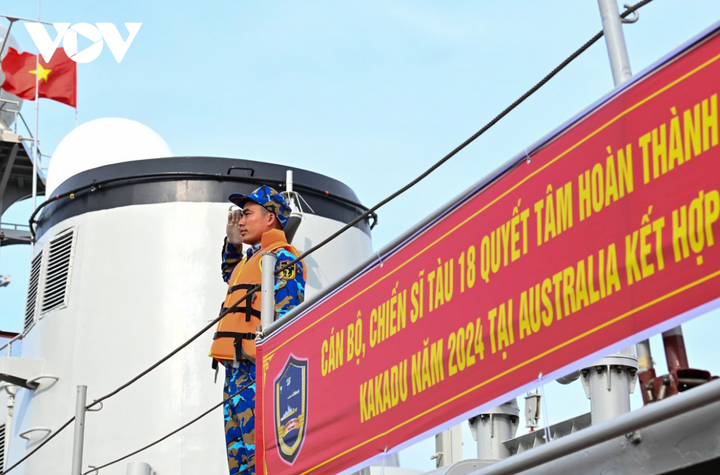 Tàu 18 chỉ tham gia các hoạt động phi tác chiến.