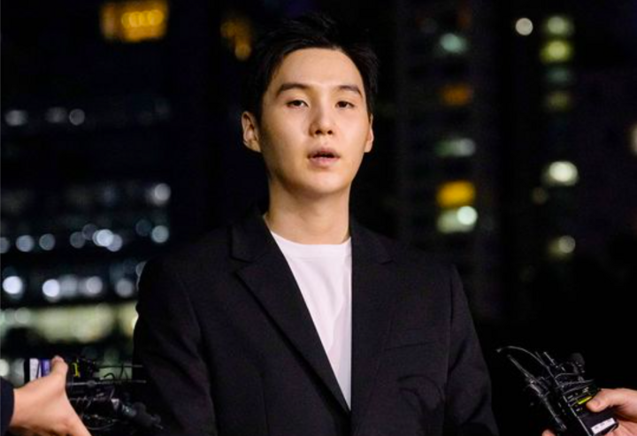 Thành viên Suga (BTS) từng bị lên án, tẩy chay vì vướng scandal tham gia giao thông trong tình trạng say xỉn.