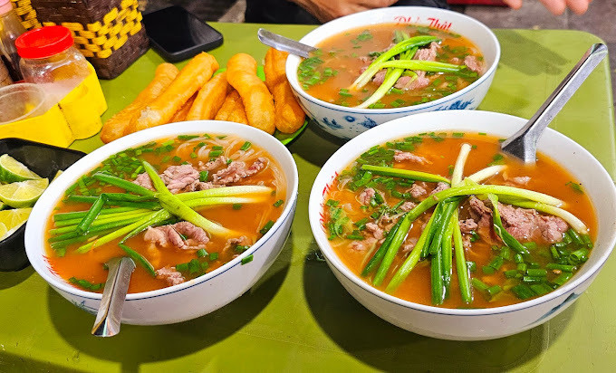 Món phở tái sốt vang ở quán phở Thật được rất nhiều khách hàng yêu thích. (Ảnh: Pham Thi Phuong Loan)