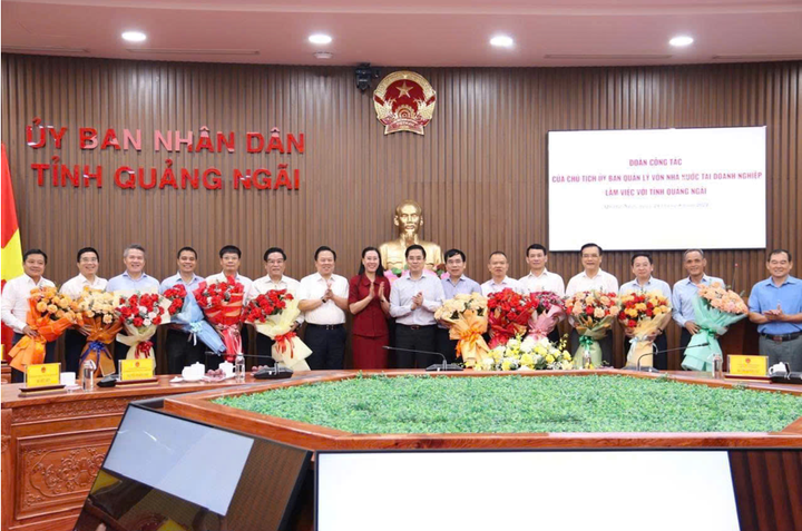 MobiFone trao tặng 10 căn Nhà tình nghĩa cho người nghèo Quảng Ngãi - 1