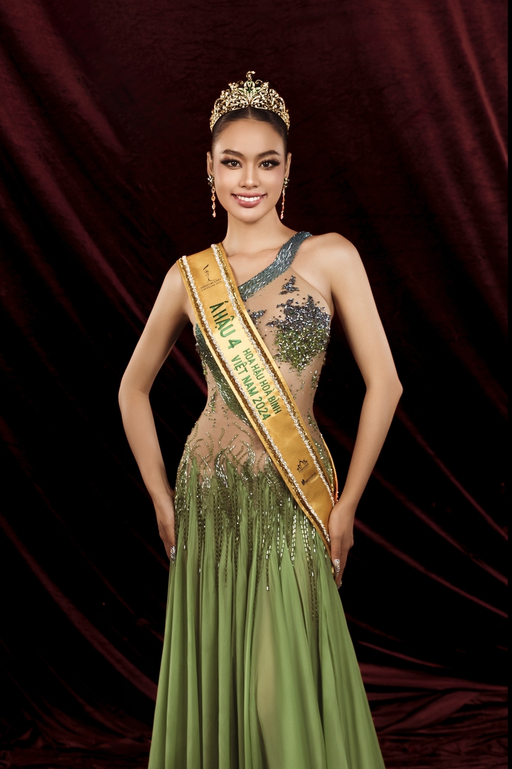 Á hậu Phạm Thị Ánh Vương.