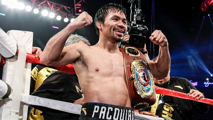 10- Manny Pacquiao (sinh năm 1978): Ông thắng 62 trận trong 72 lần thượng đài, trong đó có 39 trận thắng knock-out. Manny Pacquiao là tượng đài ở Philippines. Ông được biết đến như một con người theo đuổi sự hoàn hảo và cống hiến không ngừng nghỉ. Pacquiao là nguồn cảm hứng cho những vận động viên trẻ sau này dõi theo. Many Pacquiao giành 12 danh hiệu lớn ở 8 hạng cân khác nhau. Điều làm nên sự khác biệt của Pacquiao là tốc độ ra đòn đáng kinh ngạc, thường khiến đối phương không kịp phòng thủ. Pacquiao gây ấn tượng khi có thể duy trì cường độ cao liên tục trong suốt trận đấu.