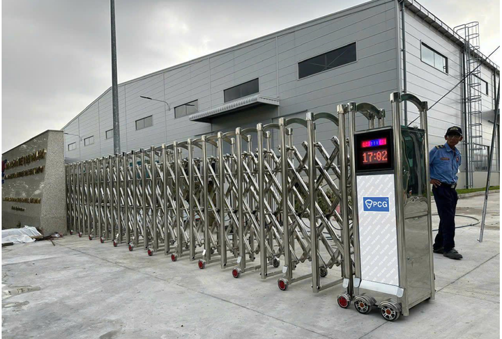 Cổng xếp tự động.