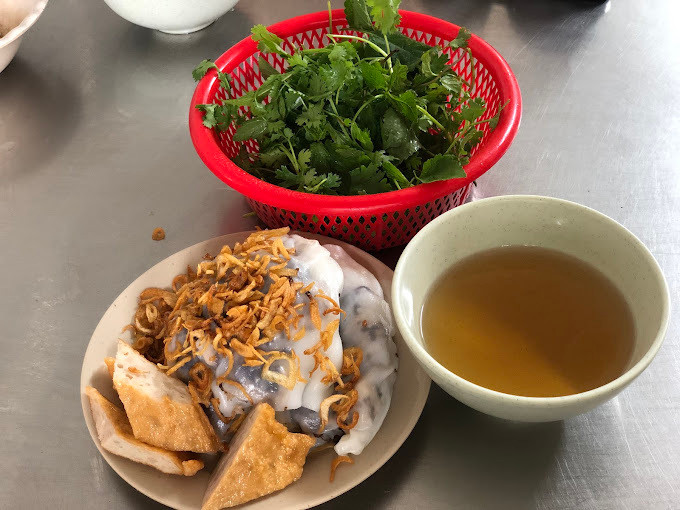 Bánh cuốn bà Xuân. (Ảnh: Dinh Long)