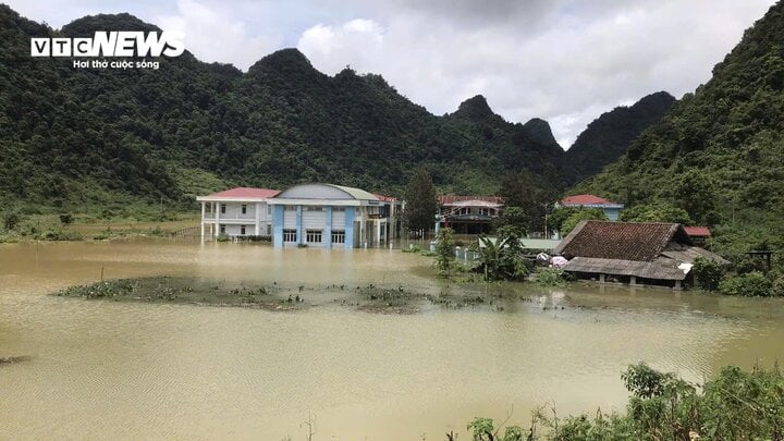 Mơ Thấy Nước Lũ Dâng Cao: Giải Mã Ý Nghĩa Và Điềm Báo Từ Giấc Mơ