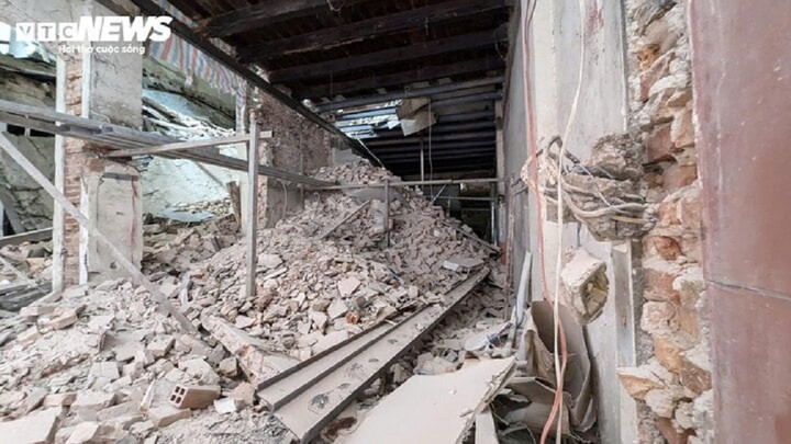 Hiện trường vụ sập sàn tòa nhà.