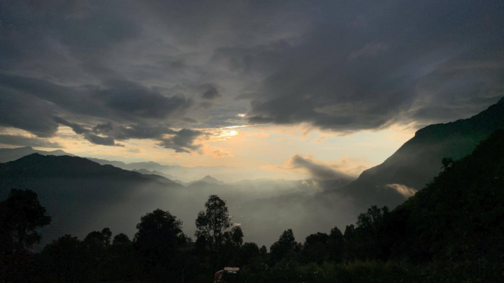 Buổi sáng tại bản Sì Thâu Chải có rất nhiều mây. (Ảnh: nganhrung)