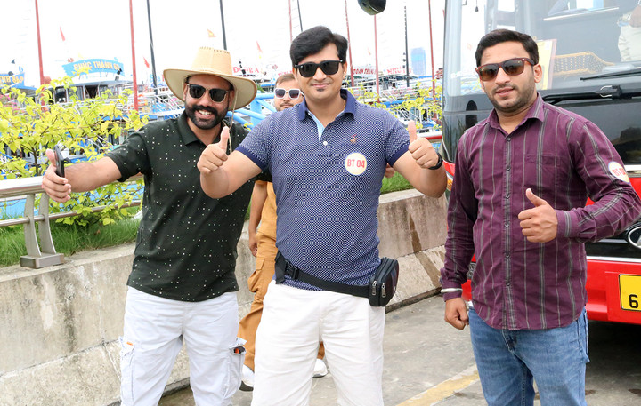 Chương trình tham quan được thực hiện trong nhiều ngày. Ngày 29/8, vịnh Hạ Long đón 1.378 khách, sử dụng 33 tàu du lịch; ngày 30/8 là 290 khách, sử dụng 7 tàu du lịch; ngày 31/8 đón 687 khách, sử dụng 17 tàu du lịch; ngày 1/9 đón 738 khách, sử dụng 18 tàu du lịch; ngày 2/9 đón 796 khách, sử dụng 19 tàu du lịch; ngày 6/9 đón 588 khách, sử dụng 15 tàu du lịch.