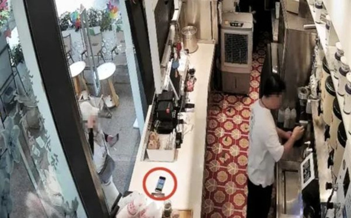 Chu đổi mã QR của cửa hàng bằng mã cá nhân của mình để trục lợi.