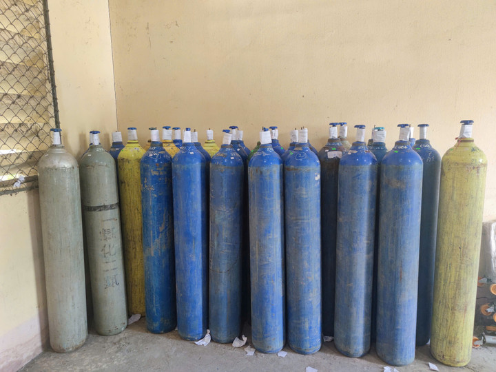 Toàn bộ 30 bình khí cười bị thu giữ