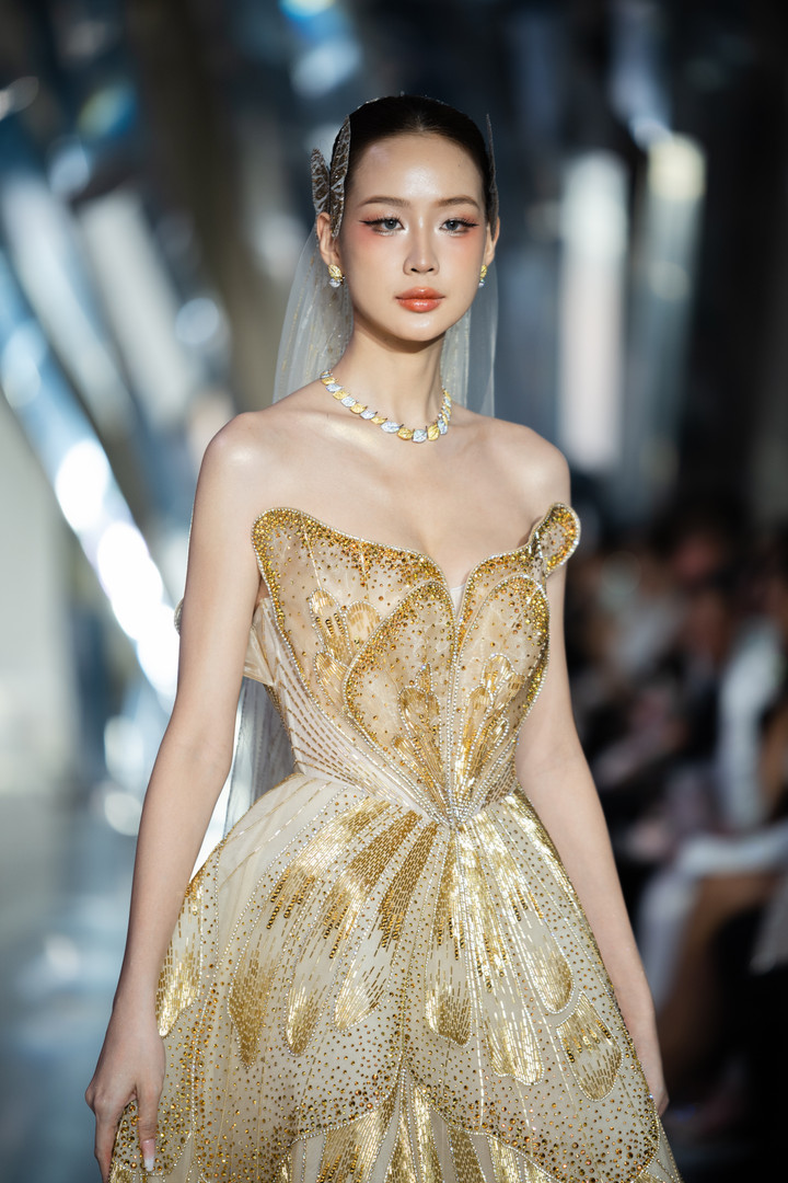 Hoa hậu H'Hen Niê và Bảo Ngọc 'đọ sắc' trên sàn diễn thời trang - 4